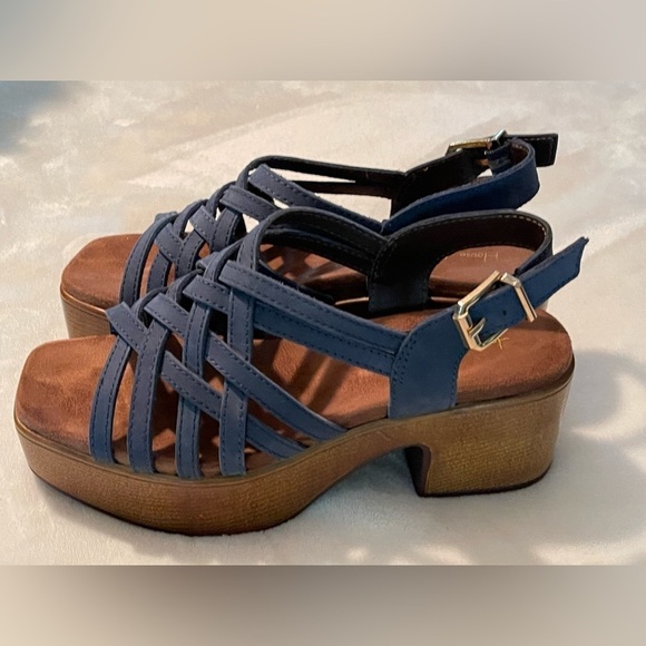 House of Harlow 1960 Platform Sandals. They go with everything! Like new! - Picture 6 of 10